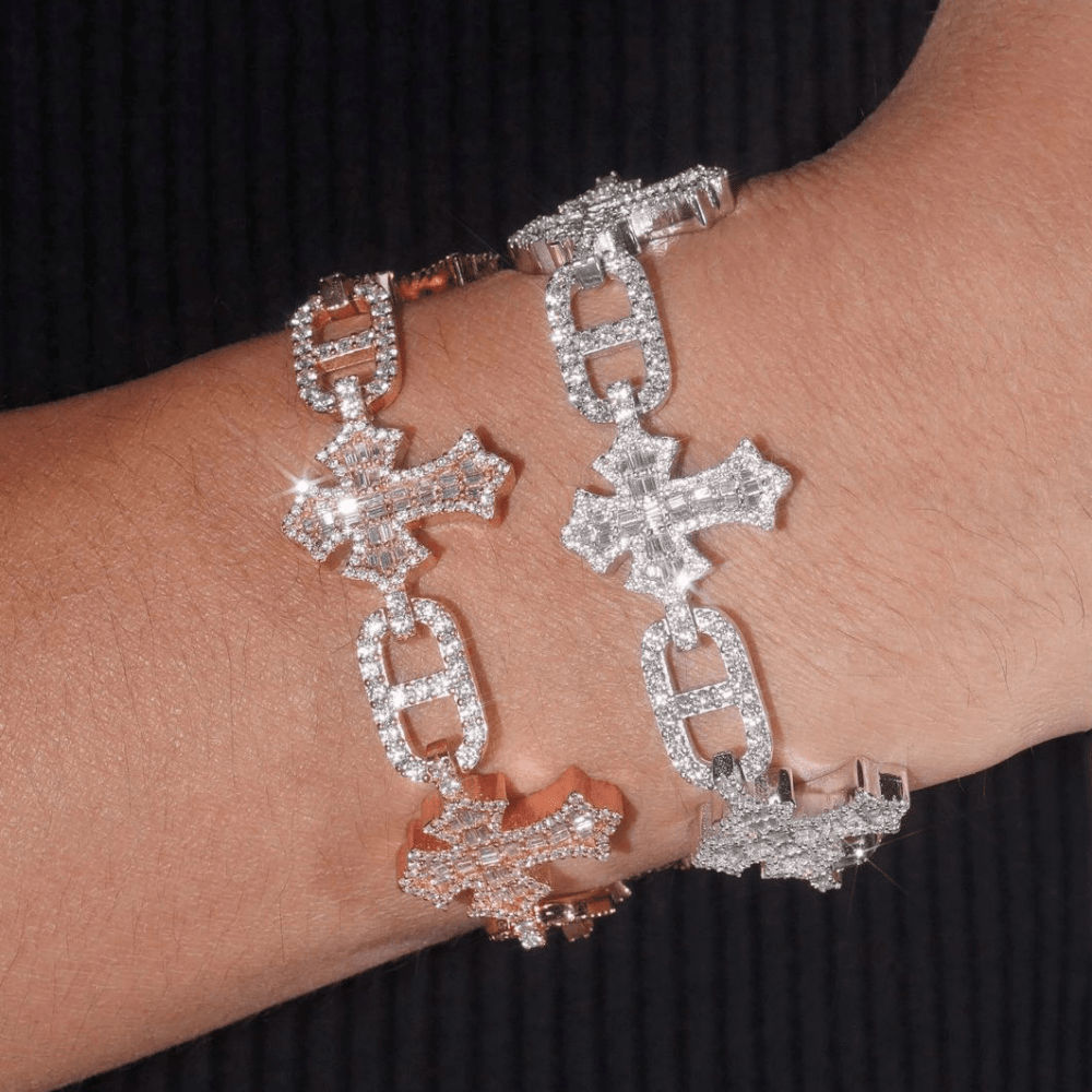 Cross Mariner Gucci Link Bracelet