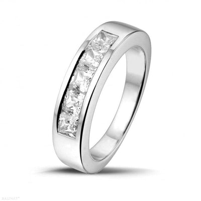 HALF SET RING WITH PRINCESS DIAMONDS